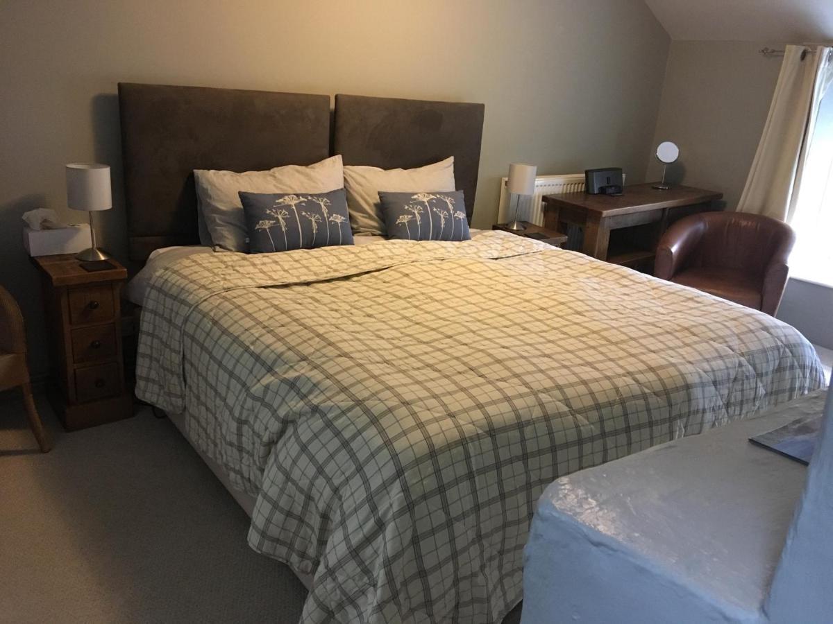 The Lion Bed And Breakfast Gwytherin Экстерьер фото